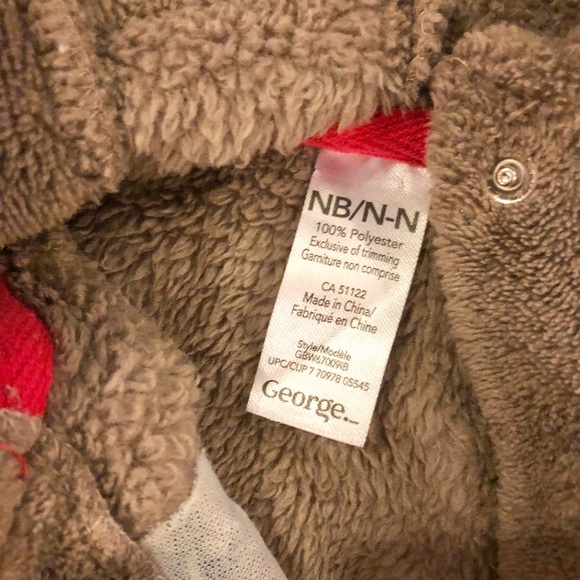 Fluffy warm Rain dear onsie - Picture 2 of 2